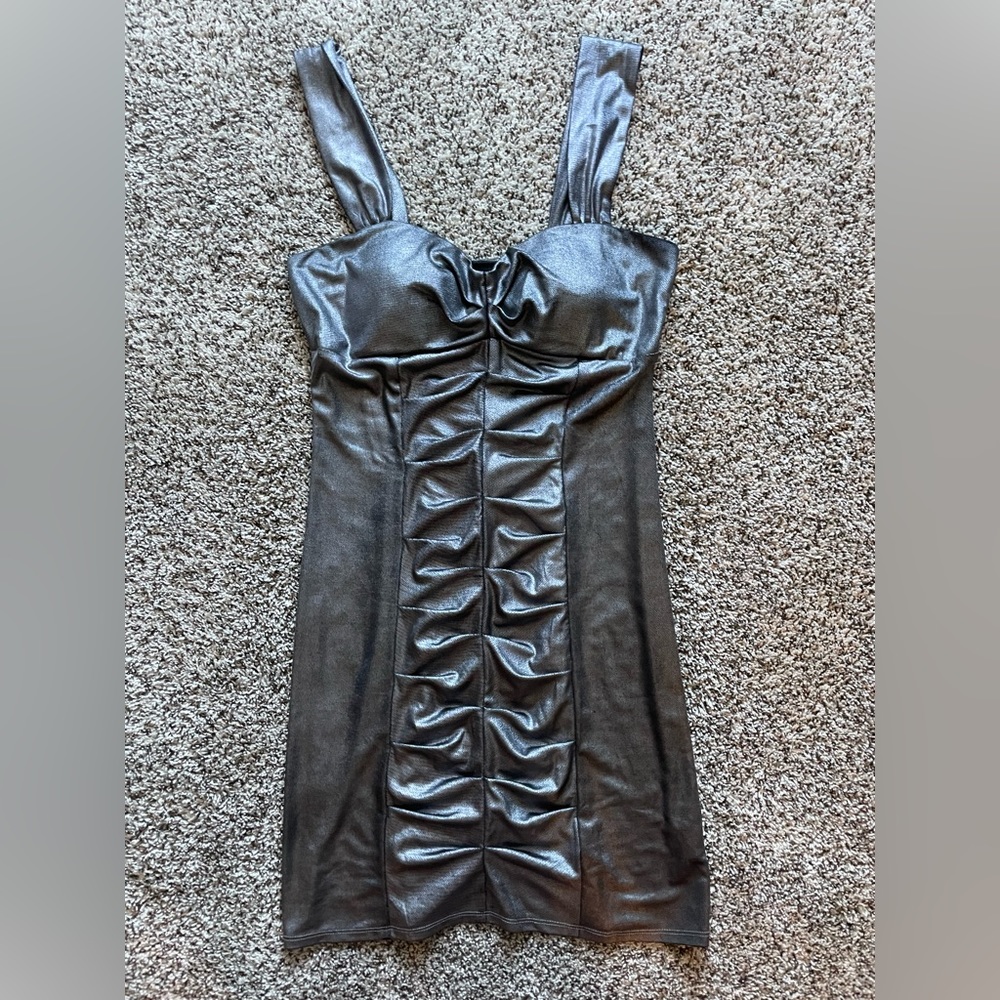 Double zero. Sleeveless dress size medium.